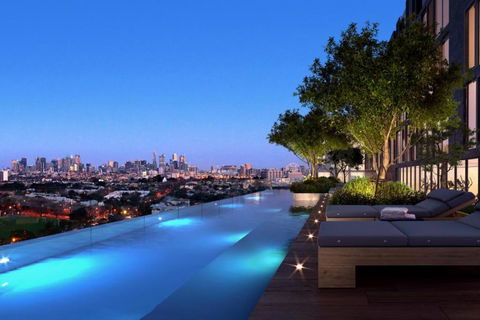 Modern 1-Bed & City Views, Steps From Racecourse - Accommodation Noosa 0