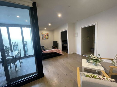 Modern 1BD Apt W Free Parking In Central Brunswick - Accommodation Noosa 1