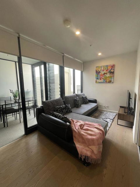 Modern 1BD Apt W Free Parking In Central Brunswick - Accommodation Noosa 2