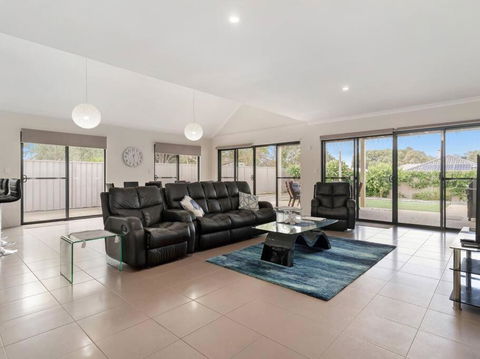 Modern Dawesville Foreshore Family Escape With Views - Accommodation Noosa 1