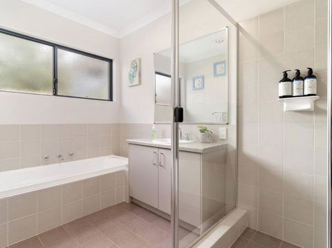 Modern Dawesville Foreshore Family Escape With Views - Accommodation Noosa 2