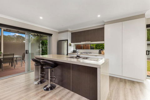 Modern Home Central To Everything - Accommodation Noosa 2
