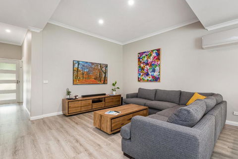 Modern Home Central To Everything - Accommodation Noosa 1