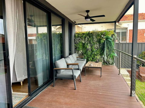 Modern Home - Gr8 4 Groups - Accommodation Noosa 2