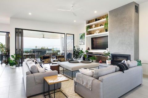 Moffat Beach Modern Oasis With Pool - Accommodation Noosa 3
