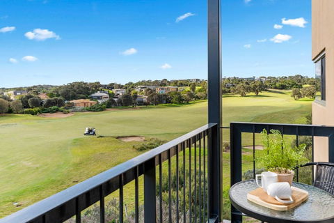 Moonah Links Apartments - Fairway Views, Golf, Hot Springs - Accommodation Noosa 0