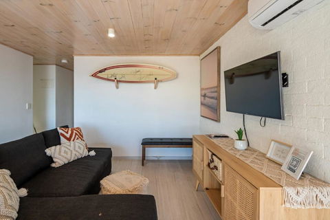 Moffat Beach Surf Retreat - Accommodation Noosa 1