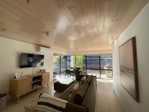 Moffat Beach Surf Retreat - Accommodation Noosa 2