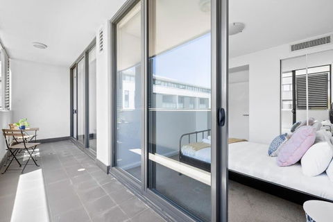 NEW 3BR Apt In Kingsgrove Sleeps 7 - Accommodation Noosa 1