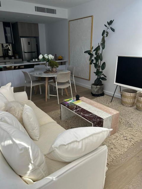 New & Modern Loft 1bd W/Pool&Gym - Accommodation Noosa 0