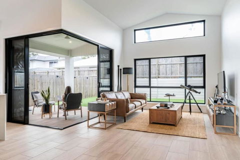 New Designer Built Boutique Holiday Home Heathwood - Accommodation Noosa 1
