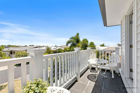 NEW HAVEN - Garden View Balcony - Accommodation Noosa 0