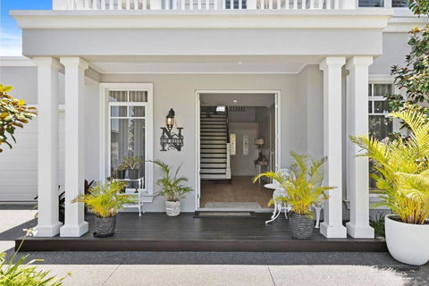 NEW HAVEN - Garden View Balcony - Accommodation Noosa 3