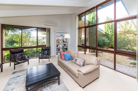 Nixon House - Accommodation Noosa 0