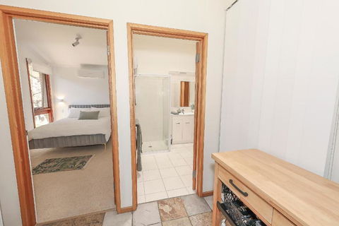 Nixon House - Accommodation Noosa 2