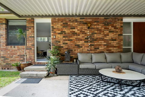 Oak Retreat Bliss By The Beach - Accommodation Noosa 0