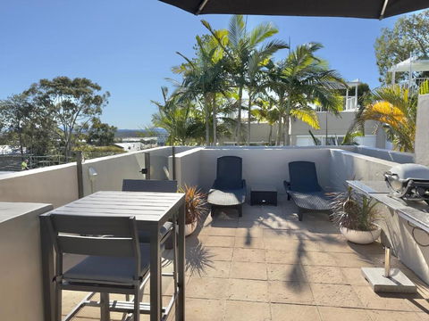 Oasis Rooftop Spa Apartment - Accommodation Noosa 2