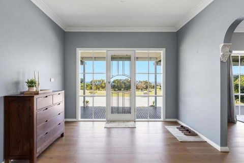 Oceanview On The Hill - Accommodation Noosa 2