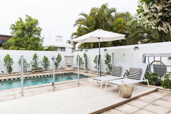 One Marola Is Stylish Privacy In Paradise with Accommodation Noosa