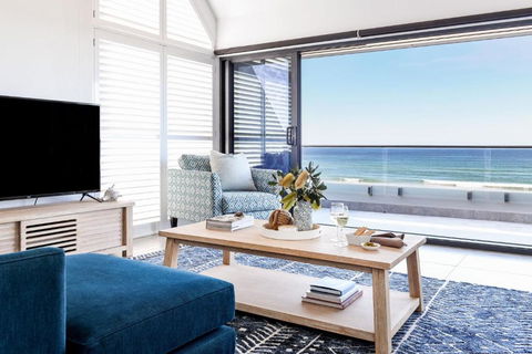 Pacific Dawn On The Beach Two - Accommodation Noosa 2