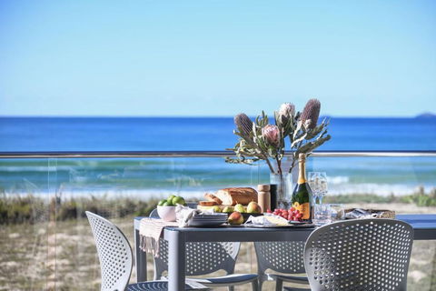 Pacific Dawn On The Beach Two - Accommodation Noosa 3