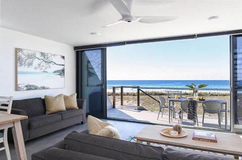 Pacific Dawn On The Beach Two - Accommodation Noosa 0