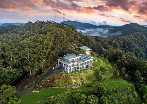 ON TOP Of THE WORLD Garden Studio - Accommodation Noosa 2