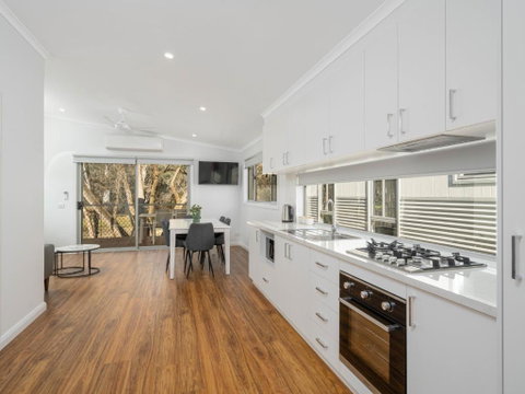 Painters Island Holiday Park - Accommodation Noosa 2