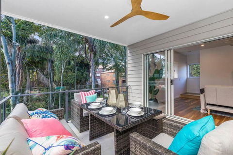 Park Avenue Townhouse Retreat Brisbane Sleeps 10 - Accommodation Noosa 2