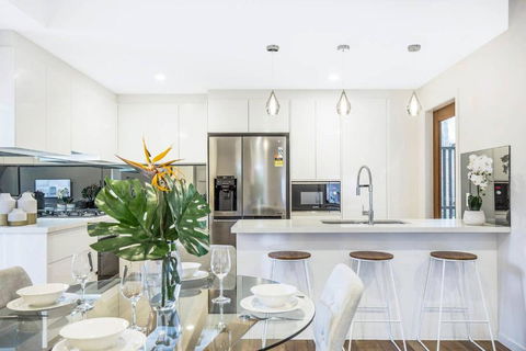 Park Avenue Townhouse Retreat Brisbane Sleeps 10 - Accommodation Noosa 1