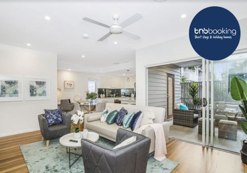 Park Avenue Townhouse Retreat Brisbane Sleeps 10 - Accommodation Noosa 0