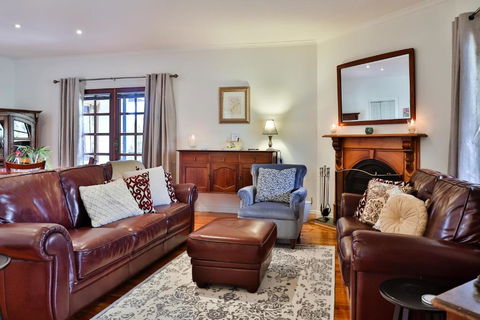 Parker Lodge Maldon - Accommodation Noosa 0