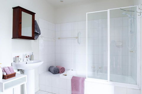 Parker Lodge Maldon - Accommodation Noosa 2
