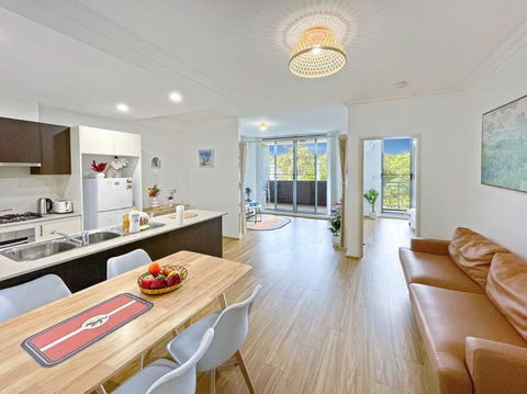 ParkView Apt & Private Parking & Close To Station - Accommodation Noosa 1