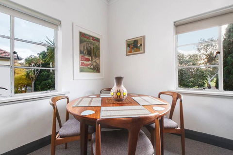 Parkside Hideaway - Beautiful Art Deco Near Zoo - Accommodation Noosa 1