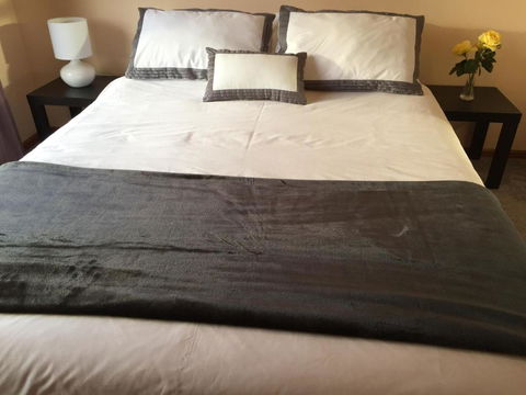 Penguin Seaside Homestay - Accommodation Noosa 2
