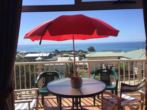 Penguin Seaside Homestay - Accommodation Noosa 0