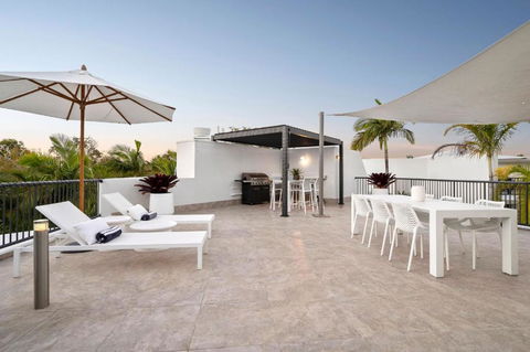 Penthouse With Private Roof Top Terrace- NOOSA - Accommodation Noosa 2