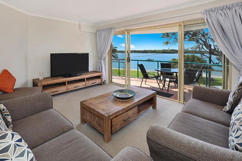 PICNIC7- PICTURE PERFECT PICNIC POINT - Accommodation Noosa 0