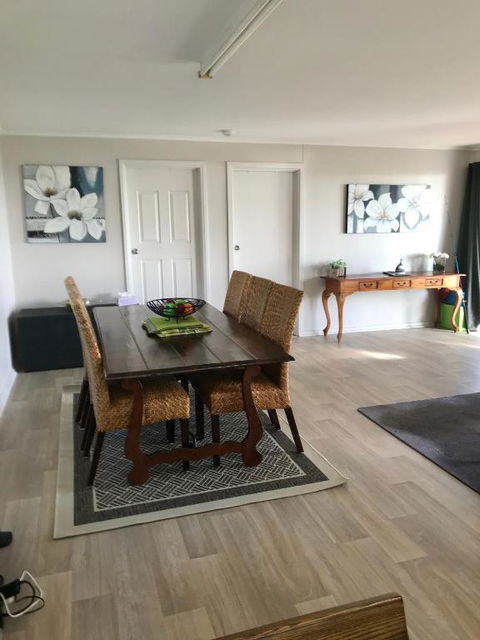 Pine View Holiday Rental - Accommodation Noosa 2