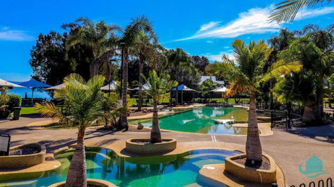 Plover Executive Deluxe Villa 25 - Accommodation Noosa 1