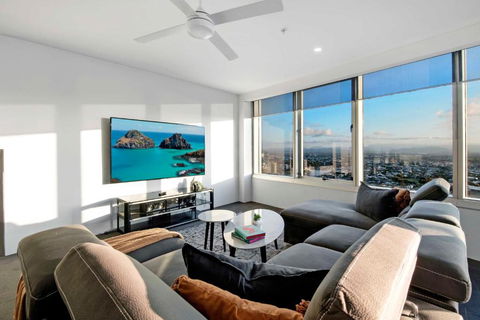 Q Tower Apartments In Surfers Paradise - From Level 3 - Self Contained & Privately Managed - Wow Stay - Accommodation Noosa 2