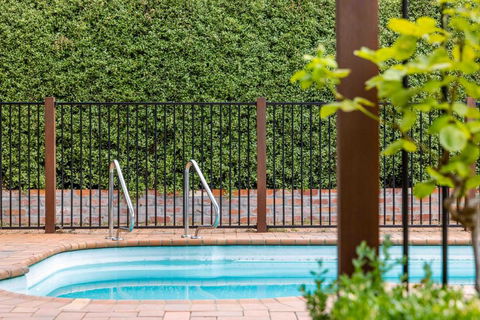 Private Pool Retreat In Watson - Accommodation Noosa 0
