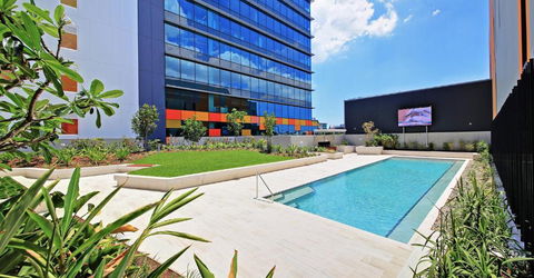 Private Bedroom & Bathroom In Shared Inner Brisbane Apartment - Accommodation Noosa 1