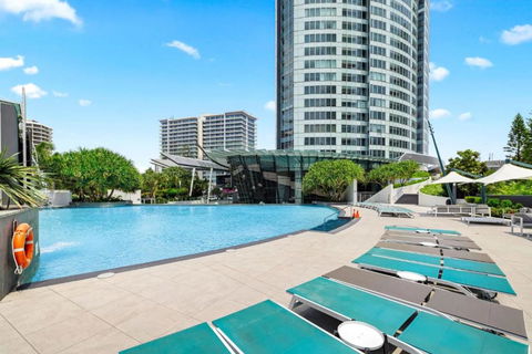 Q Tower At Surfers Paradise - From Level 3 - Private & Self Contained Apartments - Accommodation Noosa 0