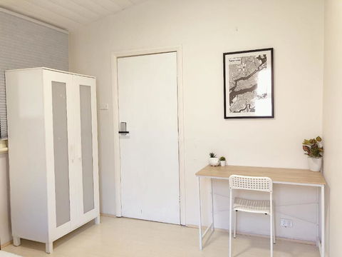 Quaint Double Or Queen Room - Mins To Stations&UNSW - Shared Bathroom - Accommodation Noosa 2