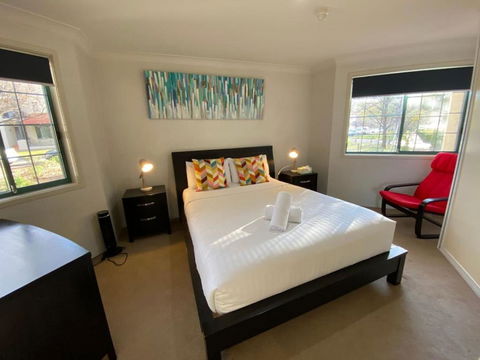 Quiet 2 Bedroom Apt In The Heart Of Old Kingston - Accommodation Noosa 2