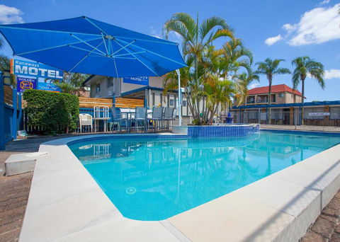 Raceways Motel - Accommodation Noosa 2