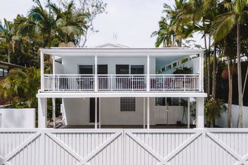 Raes By The River with Accommodation Noosa