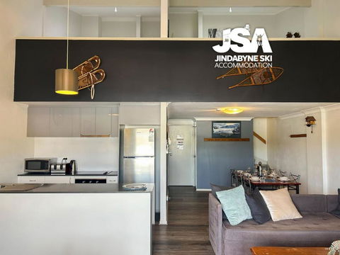 Razorback 6 - Accommodation Noosa 1
